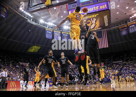 Baton Rouge, LA, USA. Feb 13, 2016. LSU Tigers Tim garde Quarterman (55) va à l'panier pendant un match de basket-ball de NCAA entre le Texas A&M Aggies et la LSU Tigers à la Pete Maravich Assembly Centre de Baton Rouge, LA. LSU Tigers l'encontre de la Texas A&M Aggies 76-71. Stephen Lew/CSM/Alamy Live News Banque D'Images