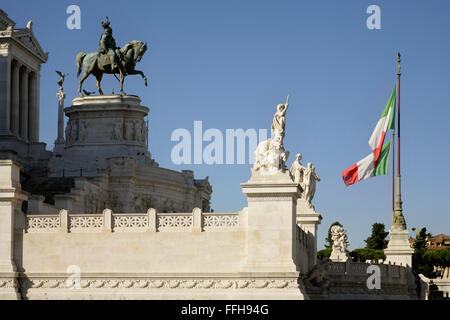 Le Monument Victor Emmanuel (monument), également connu sous le nom de la machine à écrire ou de gâteau de mariage, la Piazza Venezia, Rome, Italie. Banque D'Images