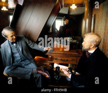 Gustave Eiffel figure de cire dans son bureau historique au 3ème étage de la Tour Eiffel - Paris - France Banque D'Images