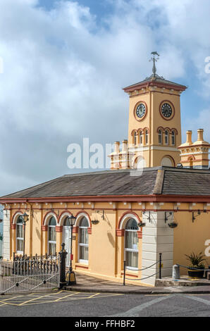 Bâtiment historique de la vieille ville de Cobh Waterfront, Irlande Banque D'Images