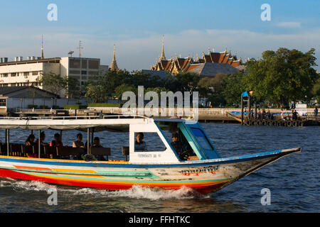 Bateau Express Chao Praya Bangkok, bateau, ferry. Bangkok. L'Asie. Le Chao Phraya est un excellent moyen de se déplacer, sinc Banque D'Images