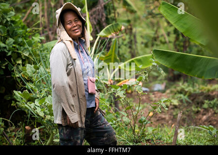 Portrait agricultrice. Ko Kret (également Koh Kred) est une île de la rivière Chao Phraya, 20 km au nord de Bangkok, Thaïlande. L'isla Banque D'Images