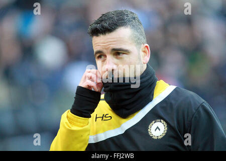 Udine, Italie. 14Th Feb 2016. L'avant de l'Udinese, Antonio Di Natale a l'air au cours de la Serie A italienne match de football entre l'Udinese Calcio v FC Bologne. Bat l'Udinese 0-1 Bologne en Serie A italienne match de football. © Andrea Spinelli/Pacific Press/Alamy Live News Banque D'Images