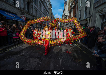 Londres, Royaume-Uni. 14 Février, 2016. Les célébrations du Nouvel An chinois, Londres, UK CHINATOWN L'ANNÉE DU SINGE 2016 Credit : PATRICK ANTHONISZ/Alamy Live News Banque D'Images