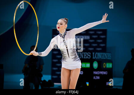 Kiev, UKRAINE - le 30 août 2013 : Alina Maksymenko de l'Ukraine lors du spectacle 32e Championnat du Monde de Gymnastique Rythmique (Indivi Banque D'Images