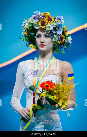 Kiev, UKRAINE - le 30 août 2013 : Ganna Rizatdinova (Ukraine) - Des médaillés d'argent 32e Championnat du Monde de Gymnastique rythmique Banque D'Images