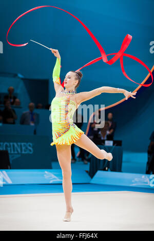 Kiev, UKRAINE - le 30 août 2013 : Ganna Rizatdinova de l'Ukraine lors du spectacle 32e Championnat du Monde de Gymnastique Rythmique (concours général individuel concours) Banque D'Images