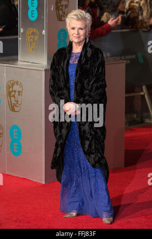 Londres, Royaume-Uni. 14 février 2016. L'actrice Julie Walters. Tapis rouge pour des arrivées du 69EE British Academy Film Awards, BAFTAs, au Royal Opera House. Crédit : Images éclatantes/Alamy Live News Banque D'Images