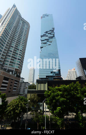 Le gratte-ciel MahaNakhon ultra moderne à Bangkok, Thaïlande. Banque D'Images
