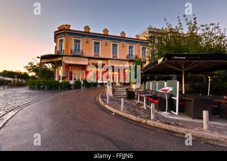 Bars et cafés à Thission près de Agora antique d'Athènes. Banque D'Images