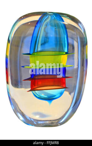 Belle Création en verre de Murano, des techniques innovatrices montrant les compétences et le talent artistique. Isolé sur un fond blanc. Banque D'Images