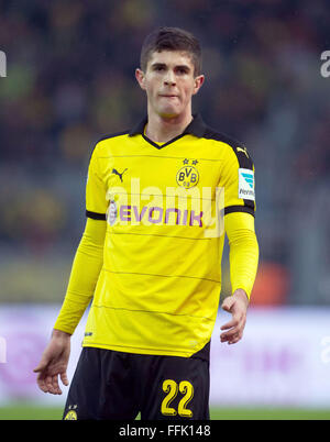 Dortmund, Allemagne. Feb 13, 2016. Dortmund's Christian Pulisic en action au cours de la Bundesliga match de foot vs Borussia Dortmund Hanovre 96 à Dortmund, en Allemagne, le 13 février 2016. Photo : Bernd Thissen/dpa/Alamy Live News Banque D'Images