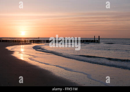 Strand, Sonnenuntergang, Domburg, Nordsee-Küste, Provinz Seeland, Niederlande | Plage, Coucher de soleil, Domburg, côte de la mer du Nord, 225 Banque D'Images