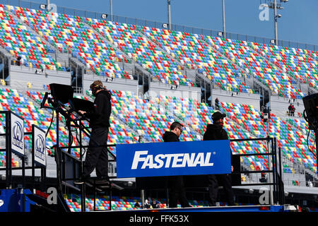 Daytona Beach, FL, USA. Feb 13, 2016. Daytona Beach, FL - Dec 13, 2016 : regarder au-dessus des données lors d'usages pour la Daytona 500 à la Daytona International Speedway de Daytona Beach, FL. © csm/Alamy Live News Banque D'Images