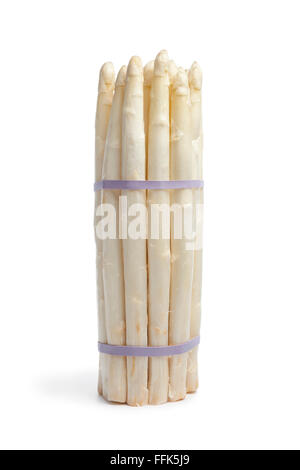 Ensemble d'asperges blanches fraîches isolées sur fond blanc Banque D'Images