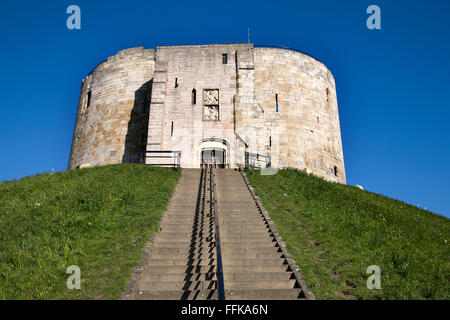 Clifford's Tower, York Castle, York, Yorkshire, Angleterre Banque D'Images