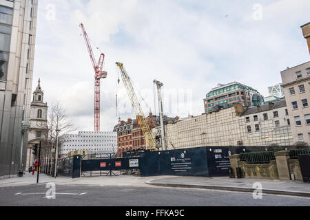 La construction et la destruction omniprésente dans la ville de Londres que des nouveaux développements surgissent tous les jours. Banque D'Images