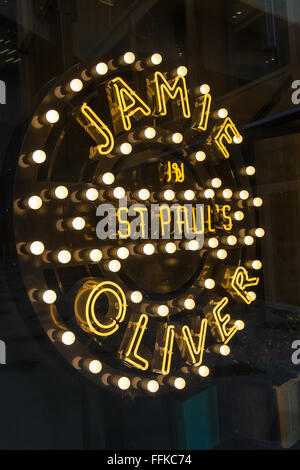 Extérieur de Jamie's Italian Restaurant sur Ludgate Hill, London, EC4, UK Banque D'Images