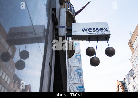 Extérieur de prêteurs sur gage sur Fleet Street à Londres, Angleterre, Royaume-Uni, Europe Banque D'Images