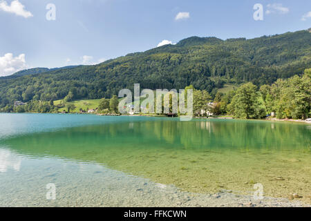 Vue sur le lac de Mondsee à alpes autrichiennes Banque D'Images