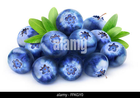 Pile de bleuets frais isolé sur blanc avec clipping path Banque D'Images