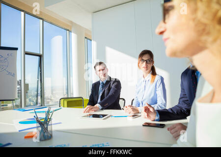 Équipe d'architectes en réunion d'affaires Banque D'Images