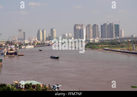 Le Viet Nam gratuitement du chinois à propos de 900AD, le français 1855-1955, et U SA jusqu'à1975. La rivière Saigon, alors qu'il passe par la Renaissance, Banque D'Images