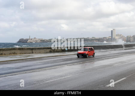 L'ouragan à El Malecon de La Havane à Cuba Banque D'Images