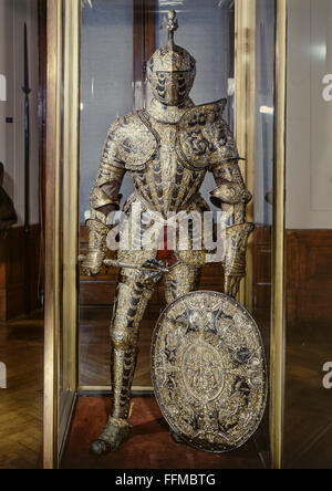 Armes, armes défensives, armure, armure cérémonielle avec bouclier pour Alessandro Farnese (1545 - 1592), métal, cauterize, plaqué or, par Lucio Piccinino, avant 1579, droits additionnels-Clearences-non disponible Banque D'Images