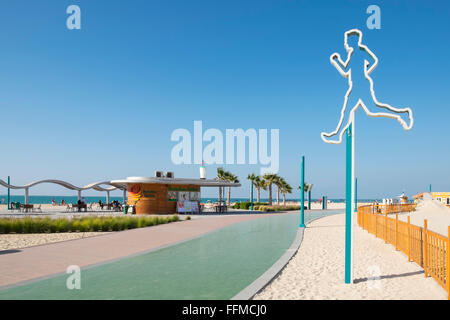 Nouvelle promenade et piste de jogging à côté plage à Dubaï Émirats Arabes Unis Banque D'Images