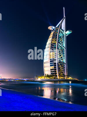 Dubaï, Émirats arabes unis - le 20 janvier : Burj Al Arab hotel le 20 janvier 2011 à Dubaï, AUX ÉMIRATS ARABES UNIS. Burj Al Arab est un luxueux hôtel 5 étoiles construit sur un Banque D'Images