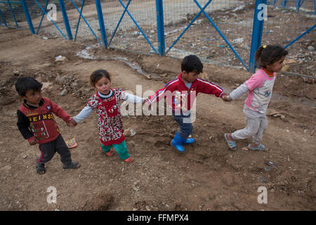 L'école primaire dans le camp de réfugiés d'Arbat, le nord de l'Iraq Banque D'Images