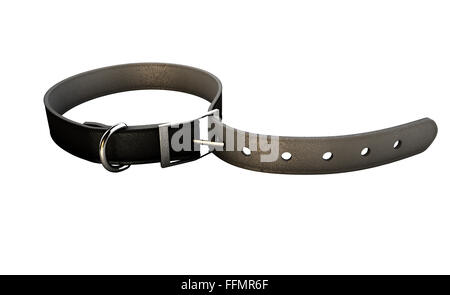 Une ceinture en cuir ordinaire qui a été resserré sur une très étroite blanc fond isolé studio Banque D'Images