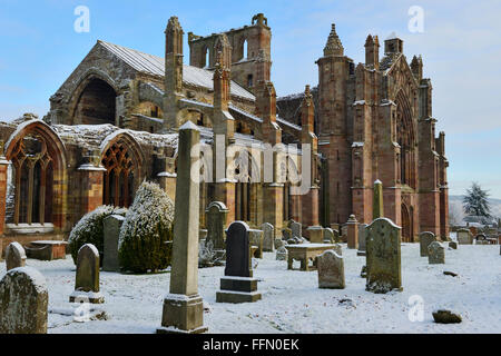 Ruines de l'abbaye de Melrose dans la neige, Scottish Borders, UK Banque D'Images