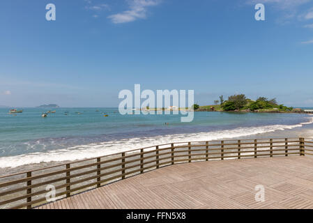 Armacao beach à Florianopolis, Santa Catarina, Brésil. L'une des principales destinations des touristes dans la région du sud. Banque D'Images