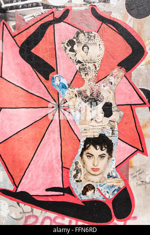 Street art collage en forme de corps de femme faite de vieilles coupures de magazines Banque D'Images