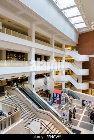 Atrium de la British Library, London, England, UK Banque D'Images