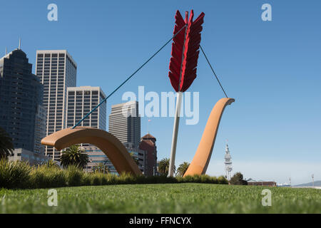 Sculpture publique 'Cupid's Span" près du bord de mer dans le centre-ville de San Francisco, Californie, USA Banque D'Images