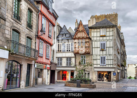 Vieilles maisons traditionnelles dans la partie historique de Quimper, Bretagne, France Banque D'Images