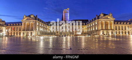 Soirée panorama de la place de la libération, Dijon, Bourgogne, France Banque D'Images
