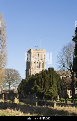 Église Saint Pierre, Brackley, en hiver. Banque D'Images