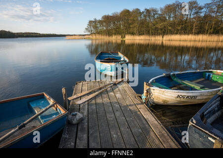 Ormesby peu large, vue forme Filby Bridge, Norfolk Banque D'Images