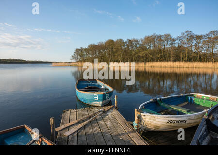 Ormesby peu large, vue forme Filby Bridge, Norfolk Banque D'Images