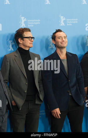 Berlin, Allemagne. 16 Février, 2016. Acteurs Colin Firth et Jude Law assister à la 'génie' photo appeler au cours de la 66e Berlinale Festival International du Film de Berlin Crédit : Odeta Catana/Alamy Live News Banque D'Images