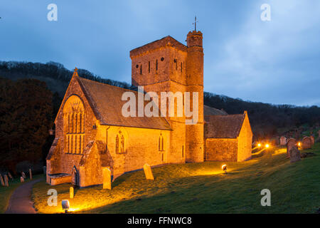 Soirée d'hiver à St Paul's Church à Branscombe, Devon, Angleterre. L'est du Devon Région de beauté naturelle exceptionnelle. Banque D'Images