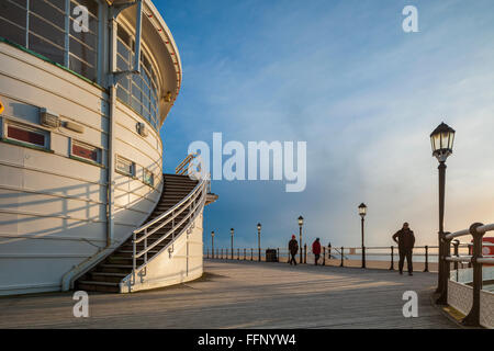 Soirée d'hiver à jetée de Worthing, West Sussex, Angleterre. Banque D'Images