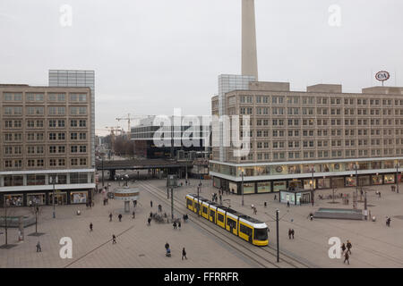 BERLIN - Le 16 février : Alexanderplatz à Berlin Mitte le 16 février 2016. Banque D'Images