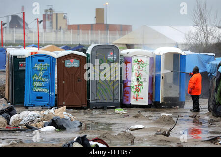 La Jungle, Calais, France. Février 2016. Toilettes mobiles pour les réfugiés à côté du camp de réfugiés de tentes connu comme 'la jungle' Banque D'Images