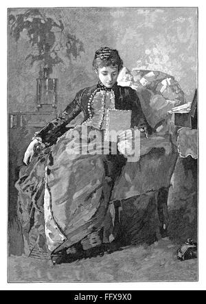 Gravure en noir et blanc d'une dame victorienne lisant une lettre alors qu'assis dans un fauteuil. Banque D'Images