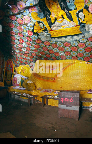 Aluvihara rock cave temple commence au 3e siècle avant J.-C. écritures bouddhistes ont d'abord mis par écrit 1er siècle avant J.-C. Sri Lanka Banque D'Images